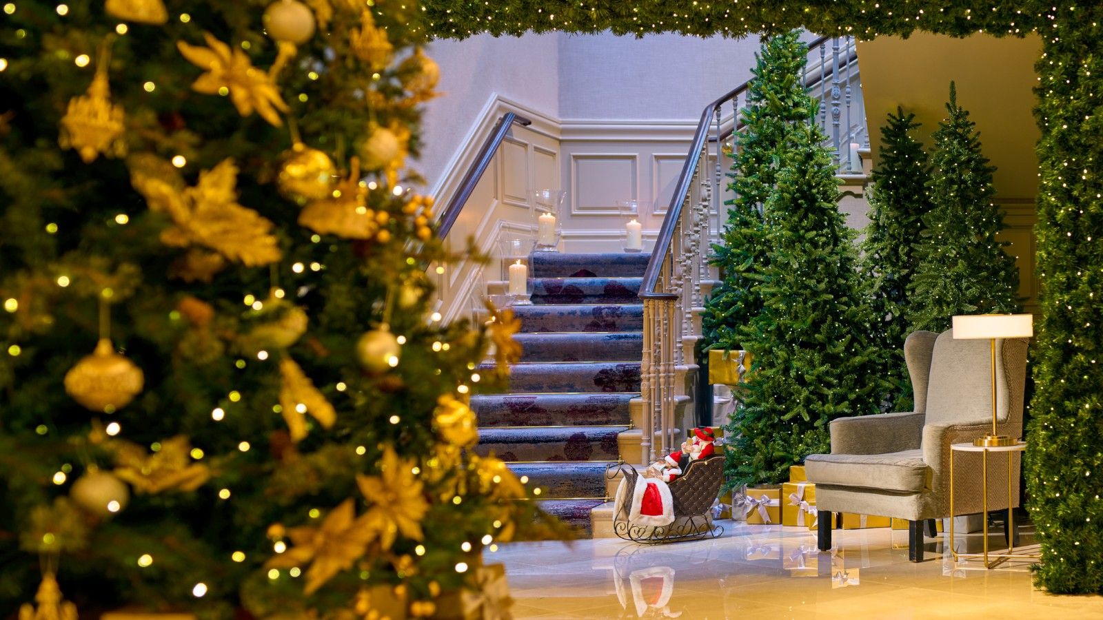  Festive Stairs to The Atrium Lounge at The College Green Hotel Dublin